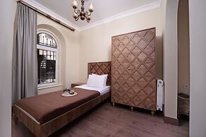 Taksim Coll