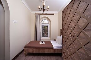 Taksim Coll