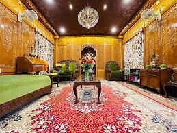 Dilshad Houseboats