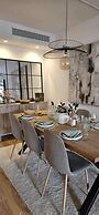 2 Bedrooms - Private Rooftop and Pool - Parking