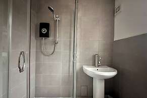 2 Bedroom Apartment-sleeps 6-parking-wifi