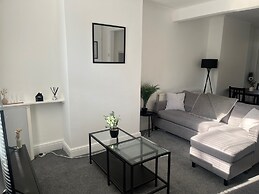 2bed Sleeps 3 - Central, Near Train Station, Wifi