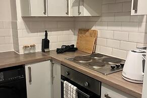 2bed Sleeps 3 - Central, Near Train Station, Wifi