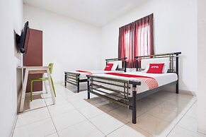 Hotel O Rappocini Near Rsia Paramount