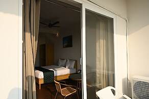Neer By Monarch Stays.