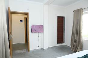 Neer By Monarch Stays.