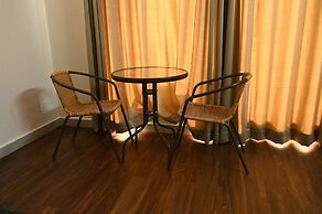 Neer By Monarch Stays.