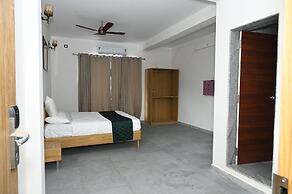 Neer By Monarch Stays.