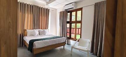 Neer By Monarch Stays.