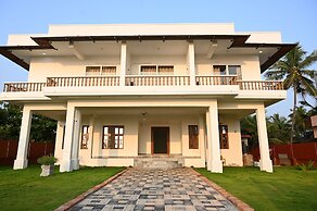 Neer By Monarch Stays.