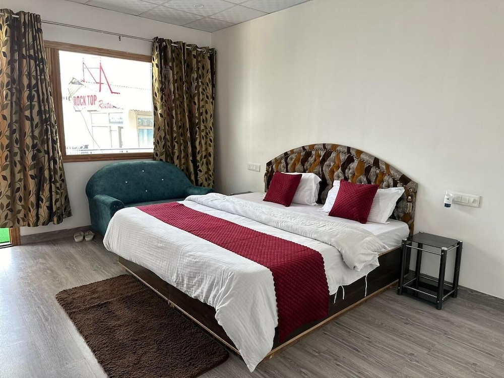 HOTEL NATURE INN