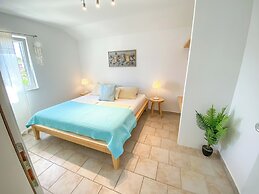 Eco Apartments Sunshine with heated pool