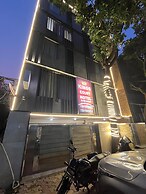 KINGS COURT HOTEL