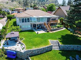 Skaha Lakefront Inn