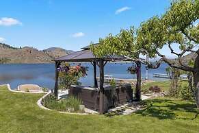 Skaha Lakefront Inn