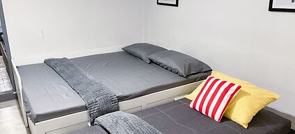 MAXi MaMa Room