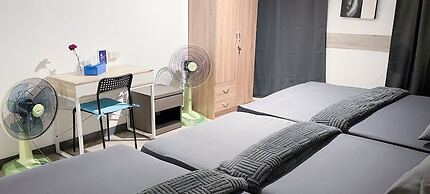 MAXi MaMa Room
