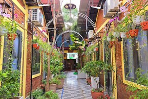 Tween House