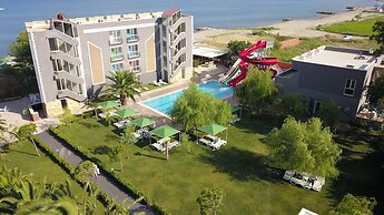 Aqua Nina Resort Hotel