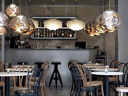 Hipsters Hotel
