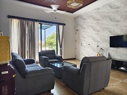 The Serene Shores - Luxury Private Villa