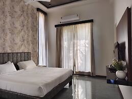 The Serene Shores - Luxury Private Villa