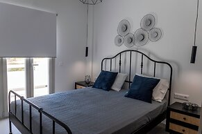 Phos de Antiparos