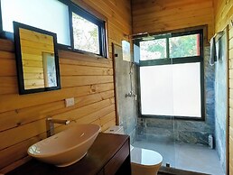 Thoas Lodge