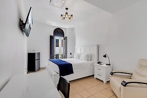 Armas Hotel