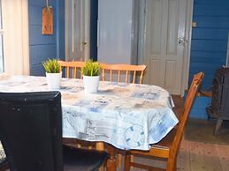 6 Person Holiday Home in Fjortoft