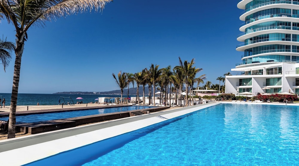 Condo Aria Ocean 614 by Kivoya