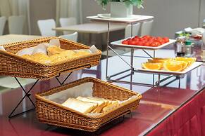 Stay at Guilin Downtown
