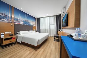 Stay at Guilin Downtown