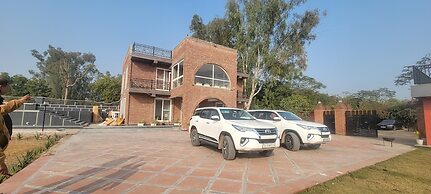 Ayaansh Resort