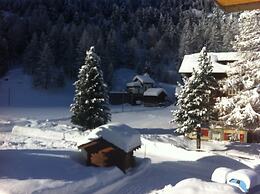 Chalet in Saas Fee Near Ski Slopes