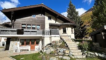 Chalet in Saas Fee Near Ski Slopes
