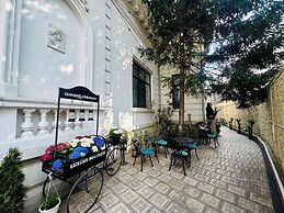 Conacul Coroanei Luxury Boutique