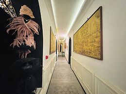 Conacul Coroanei Luxury Boutique