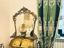 Conacul Coroanei Luxury Boutique