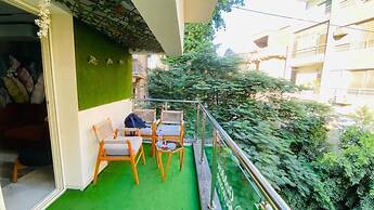 Golden Season Hotel