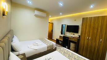 Golden Season Hotel
