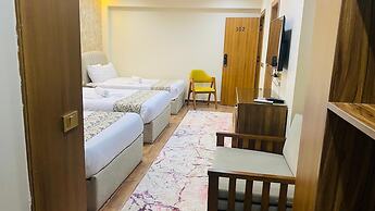 Golden Season Hotel