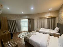Golden Season Hotel