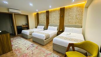 Golden Season Hotel