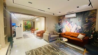 Golden Season Hotel