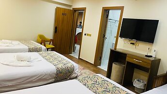 Golden Season Hotel