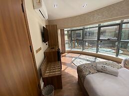 Golden Season Hotel