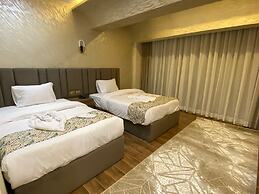 Golden Season Hotel