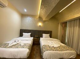 Golden Season Hotel