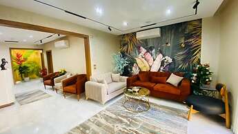 Golden Season Hotel